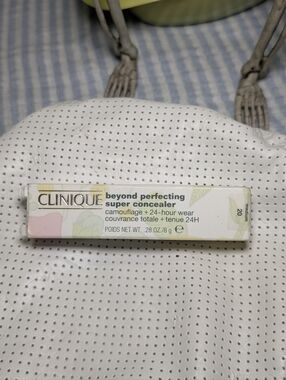 Clinique Beyond Perfecting Super Concealer Camouflage+24 Hour Wear in Medium 20